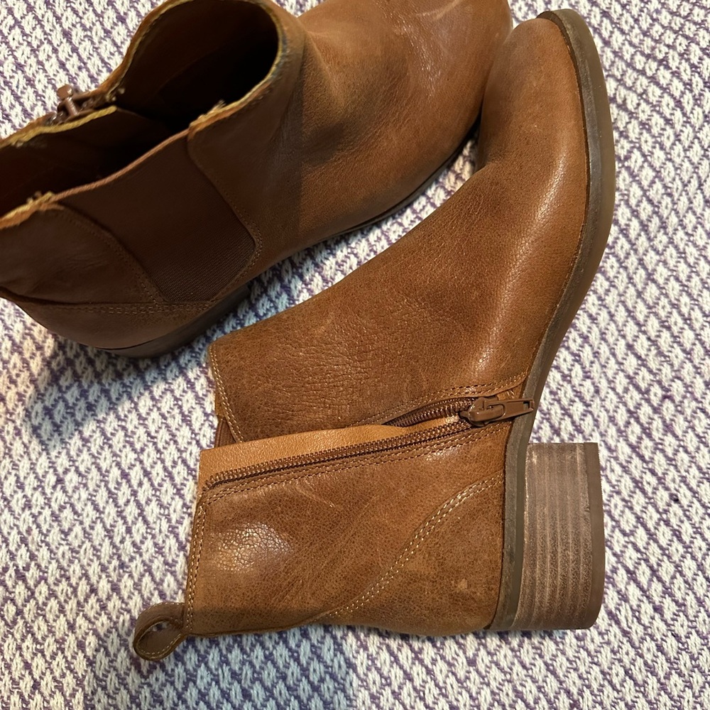Lucky Brand Brown Ankle Boots with Distressed Leather and Low Heel